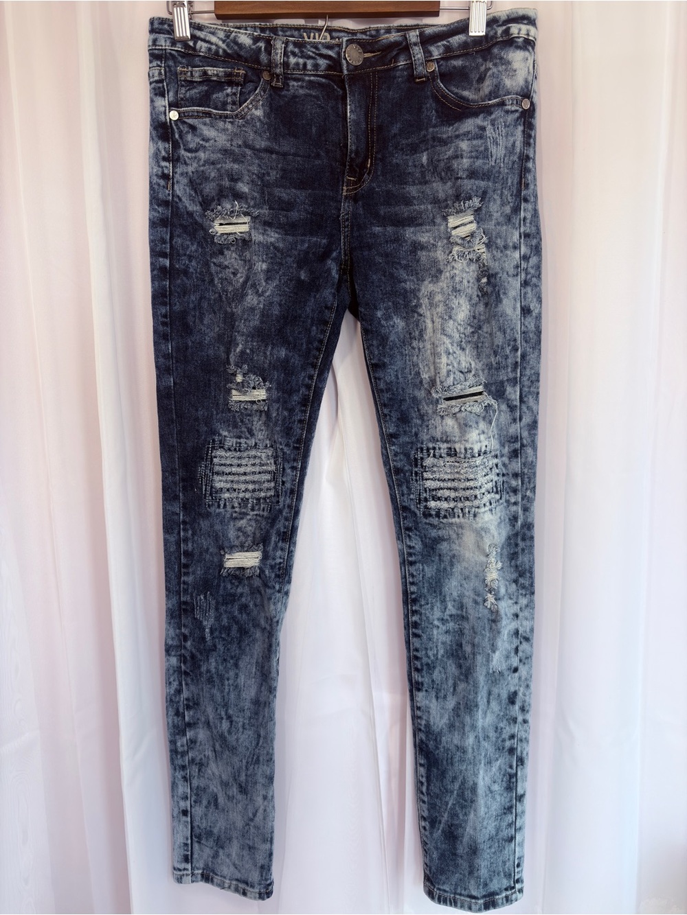 VIP Skinny Distressed Jeans - Washed Blue